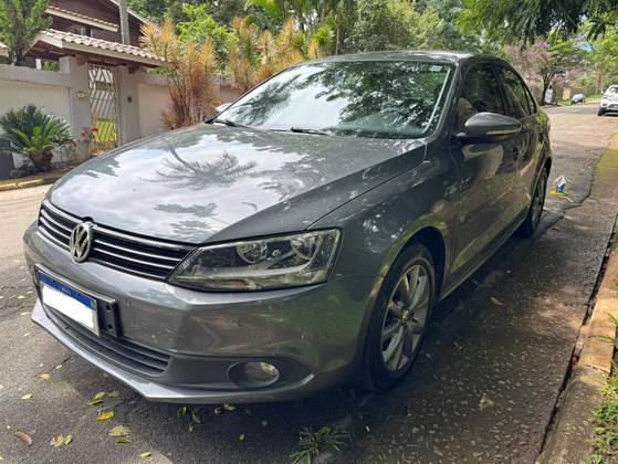 VOLKSWAGEN JETTA 2.0 COMFORTLINE FLEX 4P TIPTRONIC